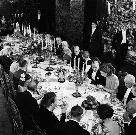 Three Golden Rules for Throwing a Dinner Party to Remember | AnOther    ©️ Bert Morgan Cornelius Vanderbilt, Vanderbilt Mansions, The Dictator, Gilded Age, High Society, Grand Art, Old Money Aesthetic, Dinner Parties, Old Pictures