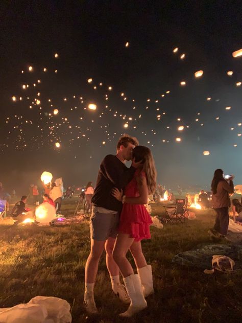 Lantern Festival Tangled Proposal Ideas, Tangled Proposal, Floating Lanterns Proposal, Fairytale Couple Aesthetic, Floating Lantern Proposal, Lantern Proposal, Floating Lights Tangled, Lantern Engagement Photos, Lantern Festival Outfit