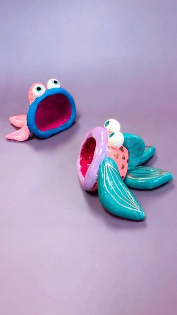 Pinch Pot Clay Animals, Pinch Pot Sea Creatures, Clay Pinch Pots Animals, Airdryclay Ideas Cute, Fish Pottery Ideas, Clay Fish For Kids, Easy Pinch Pot Ideas Clay, Pottery Fish Ideas, Ceramic Projects For Kids