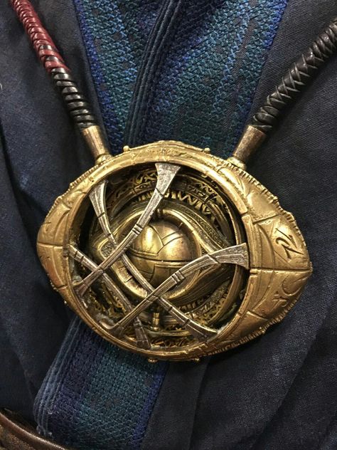 Dr Strange Costume, Dr Stephen Strange, Marvel Diy, Eye Of Agamotto, Doctor Strange Marvel, Dr Strange, Marvel Legends, Avengers Assemble, Marvel Dc Comics