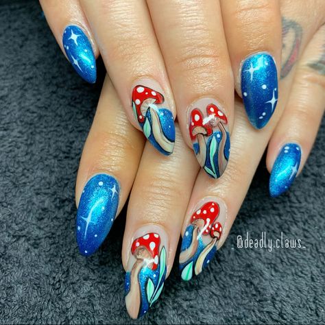 Blue Mushroom Nails, Spring Mushroom Nails, Mushroom Nail Art Designs, Mushroom Nails Designs, Hippie Nail Art Boho, Boho Spring Nails, Trippy Mushroom Nails, Nail Mushroom, Mushroom Nails Art