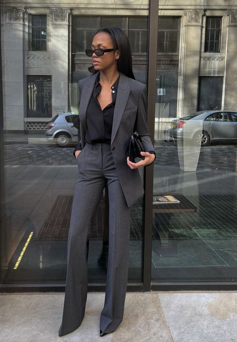 Business Formal Outfit, Corporate Attire Women, Job Interview Outfit, Cute Professional Outfits, Interview Outfits Women, Interview Outfits, Outfit Elegantes, Classy Business Outfits, Business Professional Outfits