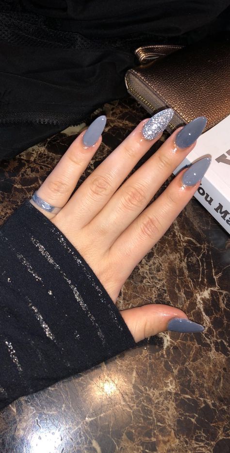 Almond Nails Grey Glitter, Gray Almond Shaped Nails, Bluish Grey Nails Acrylic, Gray Nails Almond Shape, Grey Nail Ideas Acrylic Almond, Grey Nails Almond Shape, Nails For Gray Dress, Classy Grey Nails, Sparkly Grey Nails