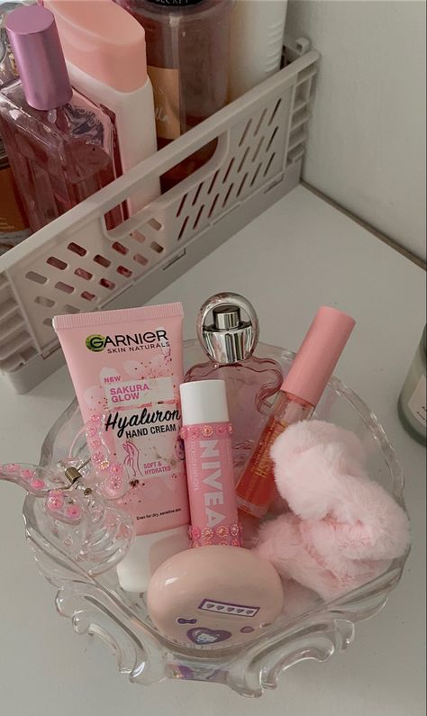 Pink Lifestyle, Pink Life, Pretty Skin Care, Pretty Skin, Pink Girly Things, Pink Vibes, روتين العناية بالبشرة, Body Skin Care Routine, Everything Pink