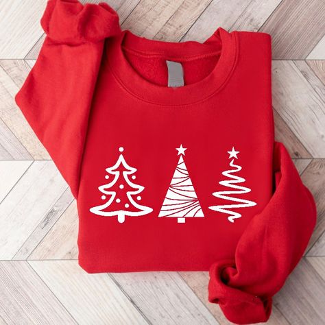 Christmas tree jumper Cute Christmas Tshirt Designs, Christmas Sweatshirt Ideas, Sweatshirt Inspiration, Cricut Christmas Ideas, Christmas Tree Sweater, Christmas Pullover, Tree Sweater, Creative T Shirt Design, Cute Shirt Designs