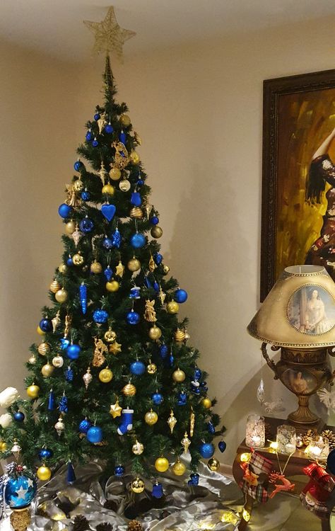 Blue And Yellow Christmas Tree, Gold And Blue Christmas Tree Decorations, Christmas Tree Blue And Gold, Gold And Blue Christmas Tree, Michigan Trees, Christmas Tree Yellow, Blue Christmas Tree Decorations, Tree Inspiration, Blue Christmas Tree