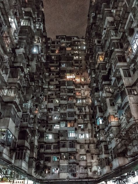 Hong Kong Apartment, Urban Hell, Kowloon Walled City, Sci Fi Environment, Isometric Art, Cyberpunk City, Architecture Drawing Art, Walled City, Brutalist Architecture