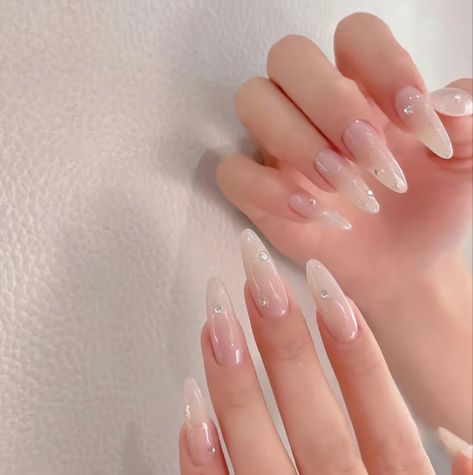 /𝙉𝘼𝙄𝙇𝘽𝙊𝙓./ / hnhunailz on ig!! Long Round Nails, Gel Toe Nails, Asian Nails, Hello Nails, Acrylic Nail Kit, Minimal Nails, Blush Nails, Pretty Gel Nails, Pearl Nails