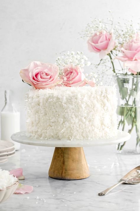 Coconut Cake Design, Coconut Pastry Cream, Coconut Pastry, Fluffy Vanilla Buttercream, Pastry Cream Filling, Cake With Coconut, Bakers Table, Summer Sweets, Vanilla Filling