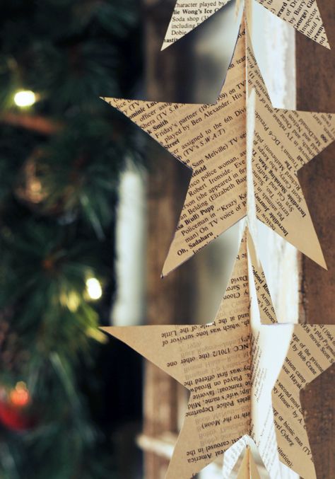 Free Christmas Music, Page Crafts, Eco Christmas, Primitive Patterns, Book Page Crafts, Star Garland, Christmas Projects Diy, Paper Ornaments, Easy Christmas Diy