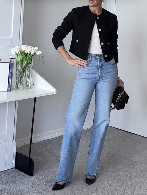 Black Chanel Jacket Outfit, Smart Casual Autumn Outfit Women, Tweet Blazer Outfit, Channel Blazer, Black Cropped Blazer Outfit, Black Cropped Jacket Outfit, Bolero Jacket Outfit, Chanel Jacket Outfit, Tweed Jacket Style