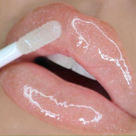 IF YOU WANT YOUR LIPS TO HAVE A GLASS - LIKE FINISH AND HAVE HYDRATED LIPS ALL DAY LONG SHOP OUR ULTRA DAZZLE LIPGLOSS. PERFECT TO WEAR ON BARE LIPS OR AS A TOPPER INGREDIENTS TRIDECYL TRIMELLITATE, POLYISOBUTENE, ETHYLHEXYL PALMITATE, PENTAERYTHRITYL, HYDROGENATED STYRENE/ISOPRENE COPOLYMER,MINERAL OIL(PARAFFINUM LIQUIDUM),MICA, SILICA DIMETHYL SILYLATE, OCTYLDODECANOL,FRAGRANCE,TOCOPHERYL ACETATE,CAPRYLYL GLYCOL, ETHYLHEXYLGLYCERIN, MAY CONTAIN: Iron oxide（CI 77492),Iron oxide（CI 77491),Iron o Shimmer Body Lotion, Tint Lipstick, Long Lasting Lip Gloss, Bare Lip, Goal Digger, Makeup Wipes, New Cosmetics, Lip Shapes, Lashes Beauty