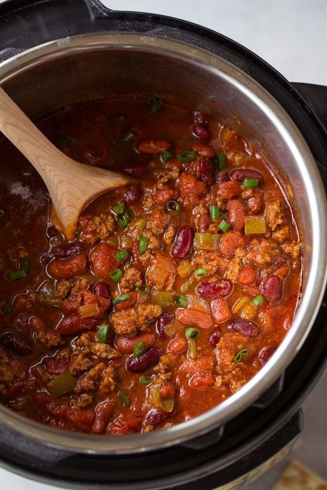 Chili In Instant Pot, Instantpot Chili, Chili Recipies, Recipes With 1lb Ground Beef, Pressure Cooker Chili, Recipes Chili, Instant Pot Chili, Chili Recipe Healthy, Chili Beans