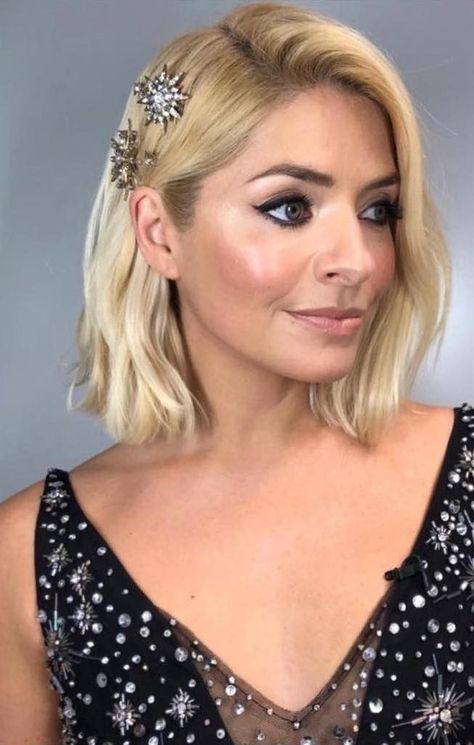 All of the Best Wedding Guest Hairstyles to Re-Create | Who What Wear UK Easy Wedding Guest Hairstyles, Lux Hair, Guest Hair, Loose Waves Hair, Simple Ponytails, Wedding Guest Hairstyles, Holly Willoughby, Short Wedding Hair, Penteado Cabelo Curto