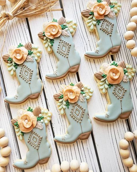 Cowboy Wedding Cookies Decorated, Cowgirl Boot Cookies Decorated, Western Wedding Cookies Decorated, Cowgirl Bridal Shower Cookies, Country Wedding Cookies, Cowboy Boot Sugar Cookies, Western Bridal Shower Cookies, Cowboy Boot Cookies Decorated, Cowgirl Baby Shower Cookies