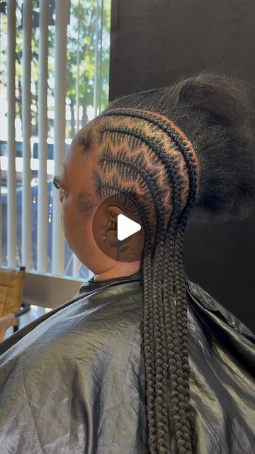 SELF TAUGHT BRAIDER🤞🏾 on Instagram: "It’s something about zigzag parts that just does it for me😩  💌 style: 8 stitch braids w/ zigzag parts 💗   October books open September 15th @ 8am 🥳  #explorepage #viral #baltimorebraider #braids #dmvhairstylist #reels #braider #knotlessbraids #knotlessbraids #stitchbraids" Stitch Braids With Zigzag Parts, Zigzag Part Braids, Zigzag Stitch Braids, 8-10 Stitch Braids With Design, Zig Zag Stitch Braids, 8 Stitch Braids, Cute Stitch Braids, 6 Stitch Braids, October Books