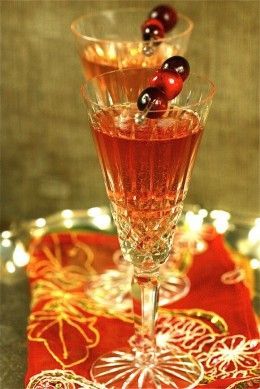 Peach Brandy Recipe, Peach Liqueur Recipe, Cranberry Champagne Cocktail, Brandy Recipe, Homemade Alcohol, Champagne Cocktails, Homemade Liquor, Moonshine Recipes, Liqueurs Recipes