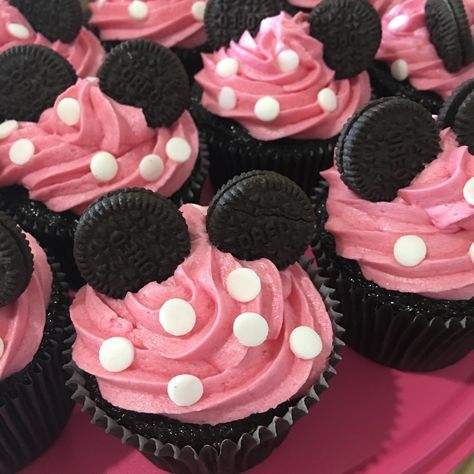 Cupcakes Minnie Mouse, Γενέθλια Mickey Mouse, Minnie Mouse Birthday Theme, 12 Cake, Minnie Mouse Theme Party, Twodles Birthday, Minnie Mouse Birthday Party Decorations, Minnie Mouse First Birthday, Birthday 12