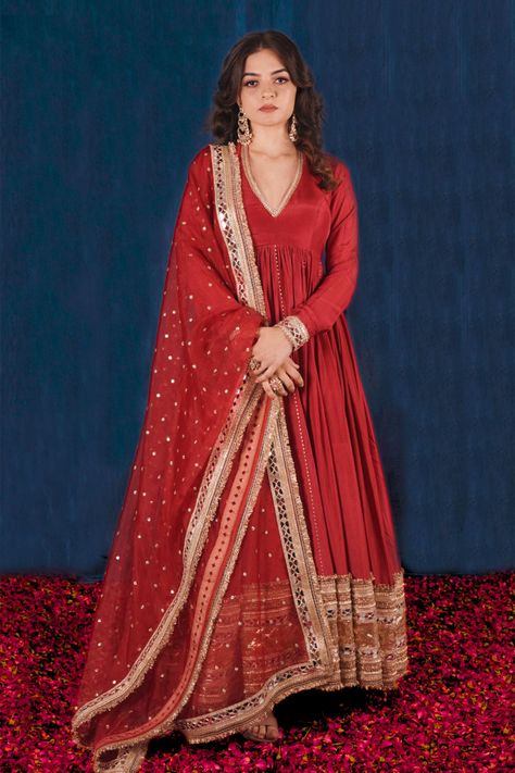 Buy Red Opada Silk Embroidery Mirror V Neck Pleated Anarkali With Dupatta For Women by SAUBHAGYA Online at Aza Fashions. Red Anarkali Dress, Round Neck Anarkali, Red Anarkali Suits, Anarkali With Dupatta, Heavy Dupatta, Traditional Mirror, Embroidery Mirror, Designer Anarkali Dresses, Red Kurta