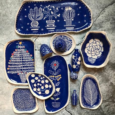 #plates #carved #sgraffito #porcelain #vase Architecture Ceramics, Blue And White Dishes, Ceramics Inspiration, Group Ideas, Pottery Painting Designs, Tanah Liat, Ceramic Platters, White Dishes, Ceramics Pottery Art