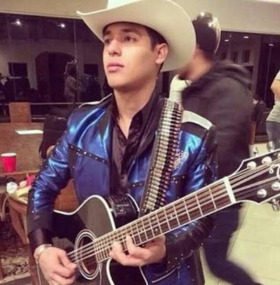 Las 40 Mejores Frases de Ariel Camacho Ariel Camacho Aesthetic, Ariel Camacho Videos, Mexican Music, Creepy Backgrounds, Cute Pink Background, Backgrounds Girly, Mexican Men, Monkey Pictures, Travel Pictures Poses