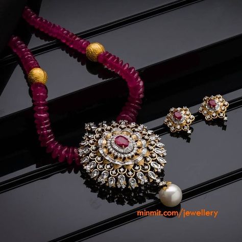 Diamond Pendant Set, Diamond Pendant Sets, Jewelry Set Design, Gold Pendant Jewelry, Wedding Jewellery Collection, Diamond Jewelry Designs, Ruby Pendant, Gold Fashion Necklace, Gold Jewellery Design Necklaces