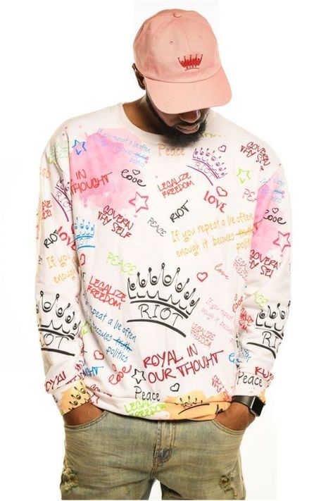 Graffiti Sweatshirt, Graffiti Clothing, Painted Jeans, Gq Magazine, Artist Outfit, Painted Clothes, Crop Top Outfits, Art Dress, Cool Hoodies