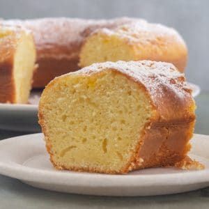 Egg Yolk Cake, Egg Yolk Recipes, Cake Recipes Uk, Lemon Bread, Lemon Cake Recipe, Easter Bread, Egg Yolks, Angel Food Cake, Breakfast Cake