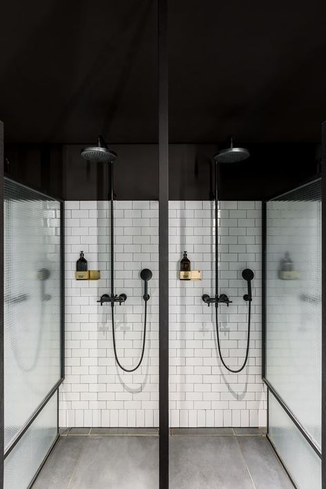 Ceresio 7| Gym & Spa - Picture gallery Shower Solutions, Public Shower, Wc Sign, Boutique Gym, Gym Showers, Toilette Design, Gym Design Interior, Luxury Gym, Restroom Design