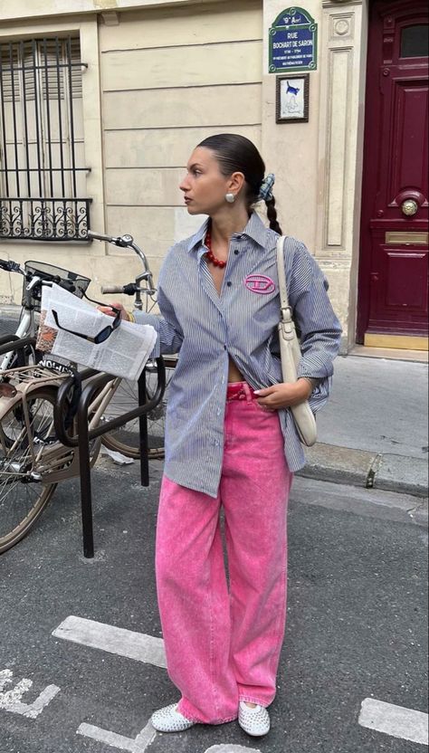 Pink Shoulder Bag Outfit, Diesel Shirt, Baggy Pants Outfit, Shoulder Bag Outfit, Diesel Shirts, Pink Shoulder Bag, Red Pants, Baggy Pants, Pink Pants