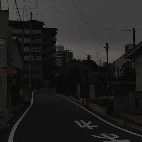 Pin by 𝑙𝑢𝑖𝑎 on midnight⤾·˚ | Aesthetic backgrounds, Dark photography, Dark city Backgrounds Dark, Photography Dark, Dark Grunge, Dark City, Dark Paradise, Aesthetic Japan, Gray Aesthetic, Night Vibes, Japanese Aesthetic