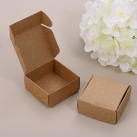 Handmade Soap Packaging, Black Kraft Paper, Kraft Paper Packaging, Handmade Candy, Cardboard Gift Boxes, Candy Jewelry, Gloss Labial, Paper Boxes, Brown Kraft Paper