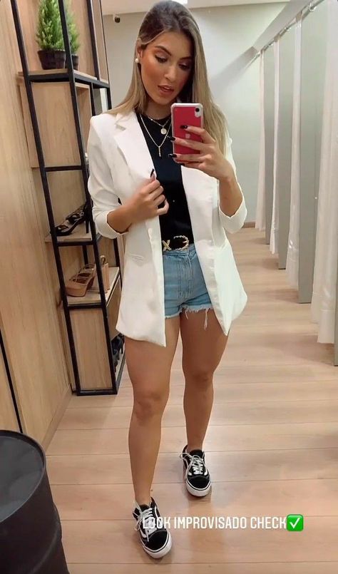 Blazer Con Short Elegante, Look Disco, Outfits Con Jeans, Outfit Mujer, Wardrobe Tips, Outfits Chic, Nice Style, Short Jeans, Looks Chic