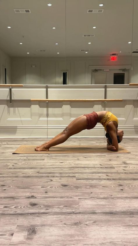 Yoga Aesthetic, Yoga Inspo, Yoga Motivation, Love This Song, Yoga For Flexibility, Fitness Inspiration Body, Easy Yoga, Yoga Stretches, Yoga Pose