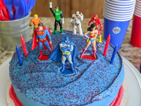 Diy Superhero Cake, Superhero Activities, Diy Lighthouse, Cute Superhero, Superhero Party Favors, Diy Superhero, Themed Birthday Party Ideas, Disney Frozen Cake, Superhero Birthday Cake