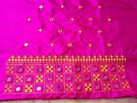 9912954124 Sindhi Embroidery, Kutch Embroidery, Trio Necklace, Kutch Work Designs, Gold Work Embroidery, Henna Tattoo Hand, Maggam Work Designs, Embroidery Leaf, Best Blouse Designs