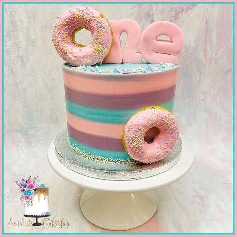 Birthday Cake Donut Theme, Donut First Birthday Cake, Easy First Birthday Cake, Donut Smash Cake, Cake Smash Theme Ideas, Donut Cake Smash, Birthday Cake Donut, Up Birthday Theme, Donut Cakes