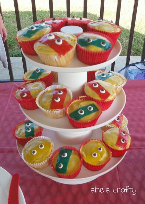 Birthday Party Food For Kids, Superhero Snacks, Party Food For Kids, Cupcakes Simple, Ninja Turtle Cupcakes, Super Hero Birthday Party, Hero Birthday Party, Home Decor Crafts Diy, Superhero Vbs