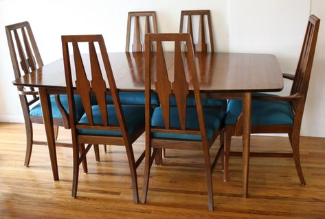 Mid Century Modern Broyhill Brasilia Dining Table and Dining Chairs | Picked Vintage Mid Century Modern Dining Table Set, Mid Century Dining Room Tables, Dining Room Tablecloth, Mid Century Dining Room, Broyhill Brasilia, Mid Century Dining Table, Mid Century Modern Dining Room, Midcentury Modern Dining Table, Dining Room Chairs Upholstered