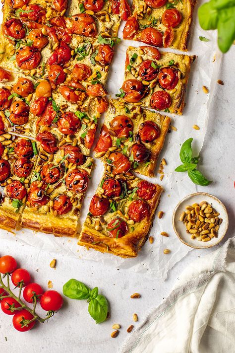 Vegan Picnic Food, Tomato Tart Recipe, Vegan Picnic, Vegan Tarts, Tofu Ricotta, Vegan Ricotta, Tomato Dishes, Tomato Tart, Going Vegetarian