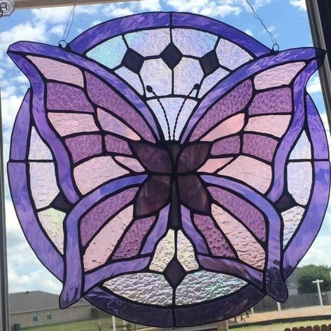 Vitray Art Ideas, Butterfly Stained Glass Pattern, Stainglass Pattern, Painting On Glass Windows, Stain Glass Window Art, Glass Painting Patterns, Stained Glass Studio, Glass Painting Designs, Mosaic Stained