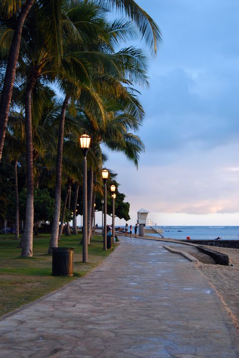 waikiki beach// Waikiki Hawaii Beach, Honolulu Waikiki, Beach Walking, Waikiki Hawaii, Beach Walks, Walk On The Beach, Hawaii Oahu, Hawaii Life, Aloha Hawaii