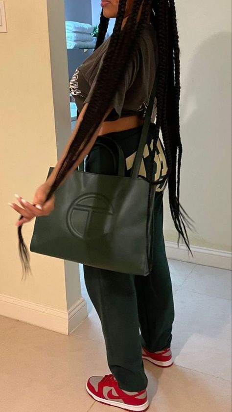 Telfar Bag Outfit, Black Bag Outfit, Telfar Bags, Telfar Bag, Bag Outfit, Chill Fits, Future Style, Cute Comfy Outfits, Streetwear Fashion Women