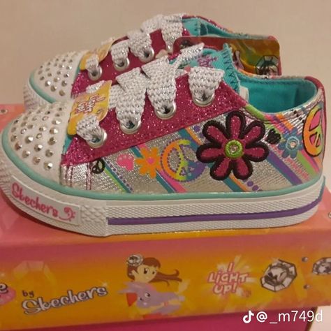 Twinkle Toes Shoes, 2000s Skechers, Light Up Sketchers, Girly Nostalgia, Drake Funny, Girl Hood, Kid Outfit, Child Shoes, Sketchers Shoes