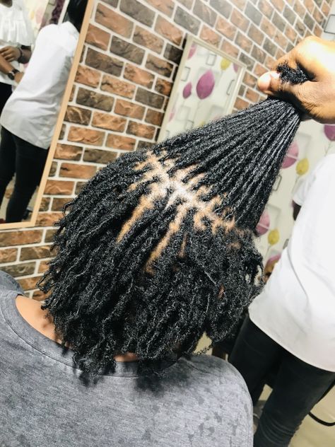 Small Starter Locs, Micro Locs Starter, Microlocs Inspiration, Locs Starter, Micro Locks, Locs Ideas, Inspo Hairstyles, Locs Journey, Micro Locs