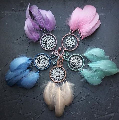 Dream Catcher Materials, Small Gifts For Coworkers, Dream Catcher For Car, Dream Catcher Gifts, Dreamcatcher Diy, Diy Dream Catcher, Atrapasueños Diy, Diy Dream Catcher Tutorial, Dream Catcher Tutorial