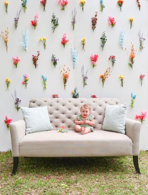 Easy Photobooth Ideas, Flower Photo Op, Spring Party Backdrop, Flower Decor For Party, Flower Party Backdrop, Mothers Day Church Backdrop, Wildflower Photo Backdrop, Easter Photobooth Ideas, Back Drops For Mother’s Day