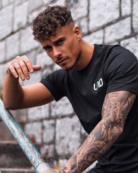 Best Fade Haircuts, Men's Curly Hairstyles, Haircut Curly Hair, Men Haircut Curly Hair, Tapered Haircut, Long Hair On Top, Haircut Curly, Men Haircut Styles, Cool Braid Hairstyles