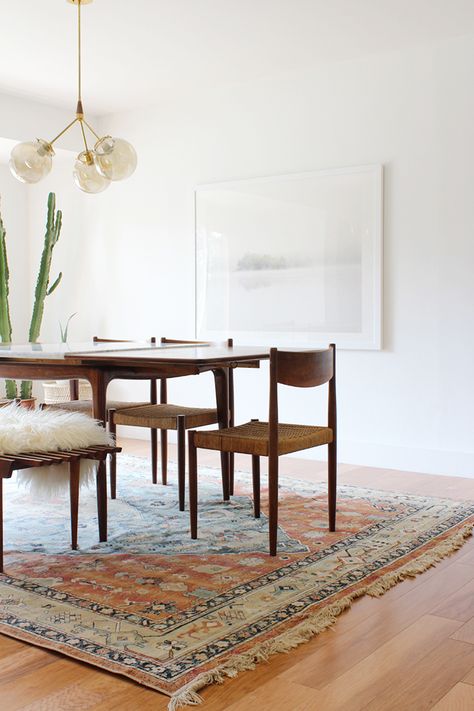 Modern Mid-Century Boho Dining Room | Dining room design ideas, dining room decor and more home decor ideas from @cydconverse Mid Century Dining Room Tables, Moroccan Dining Room, Mid Century Dining Room, Scandinavian Dining Room, Boho Dining Room, Mid Century Modern Dining Room, Modern Farmhouse Dining Room, Modern Farmhouse Dining, Minimalist Dining Room