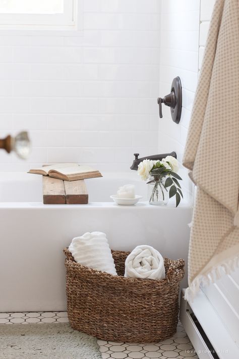 Farmhouse Style Ideas with Blogger Liz Fourez of Love Grows Wild - Page 6 of 6 - The Cottage Journal Diy Storage Trunk, Farmhouse Bench Diy, Armoire Makeover, Primitive Bathrooms, Bathtub Decor, Bathroom Themes, Towel Storage, Shelf Styling, Bath Tub